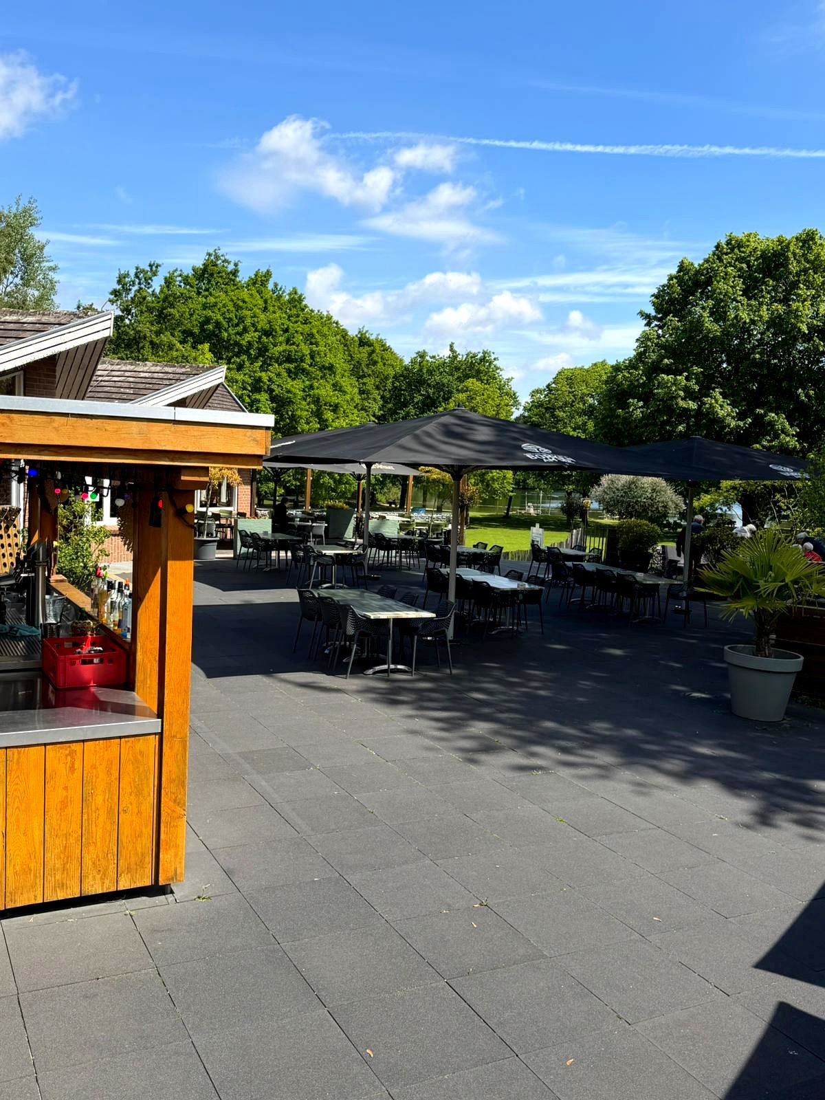 Außenbar an der Terrasse