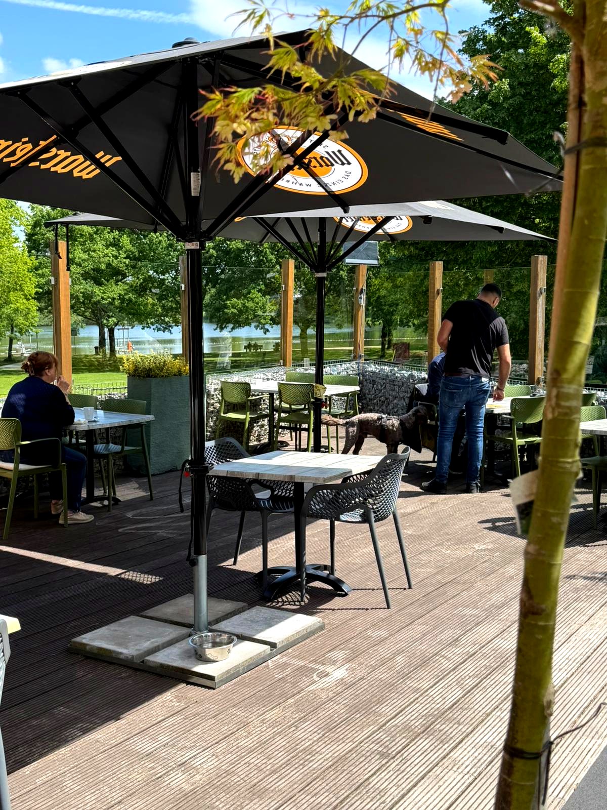 Unsere Terrasse am Pröbstingsee mit Blick auf den See