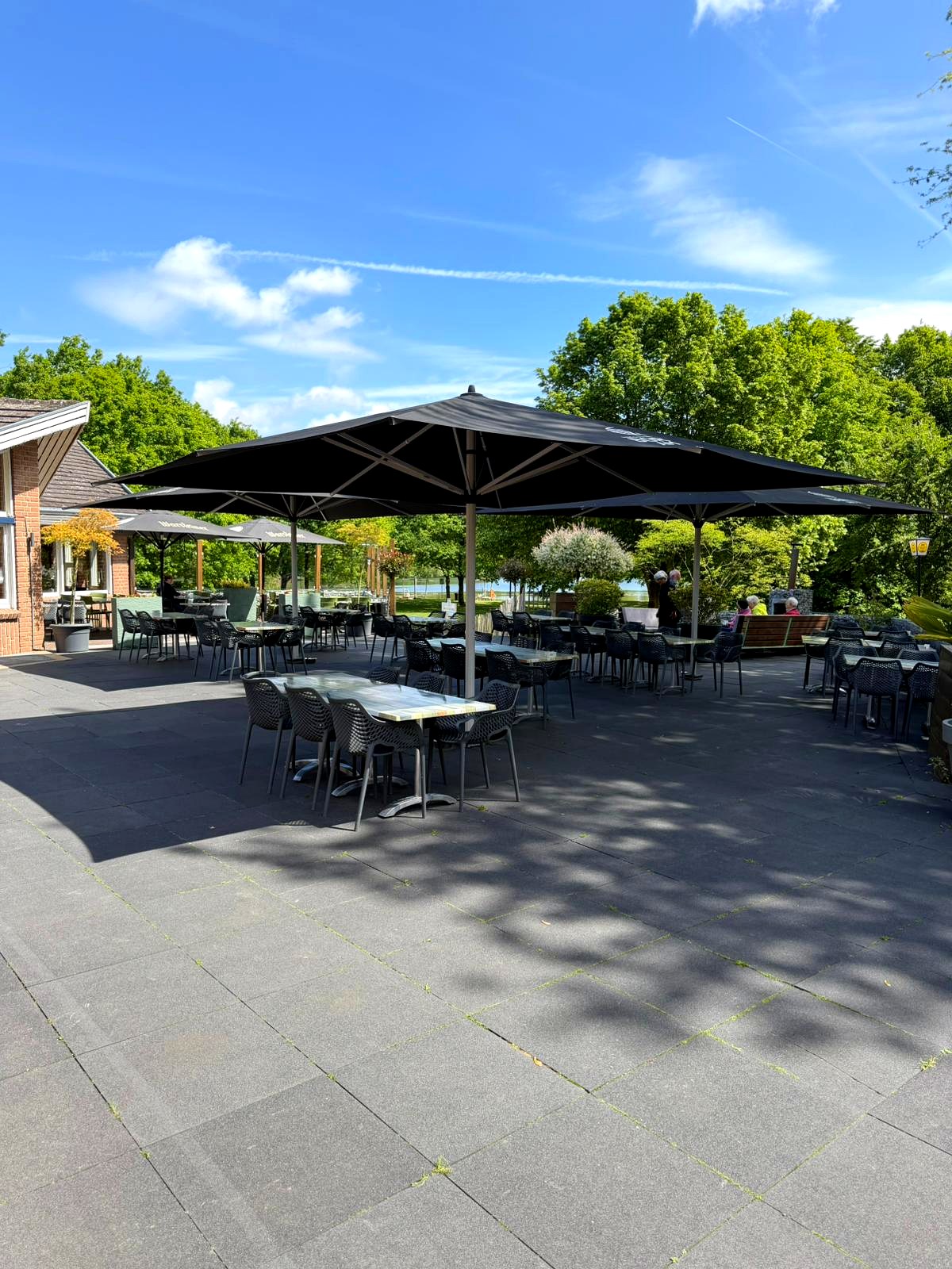 Weitläufige Terrasse